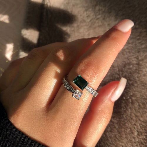 Asymmetrisk Diamond Ring – Elegant & Trendig