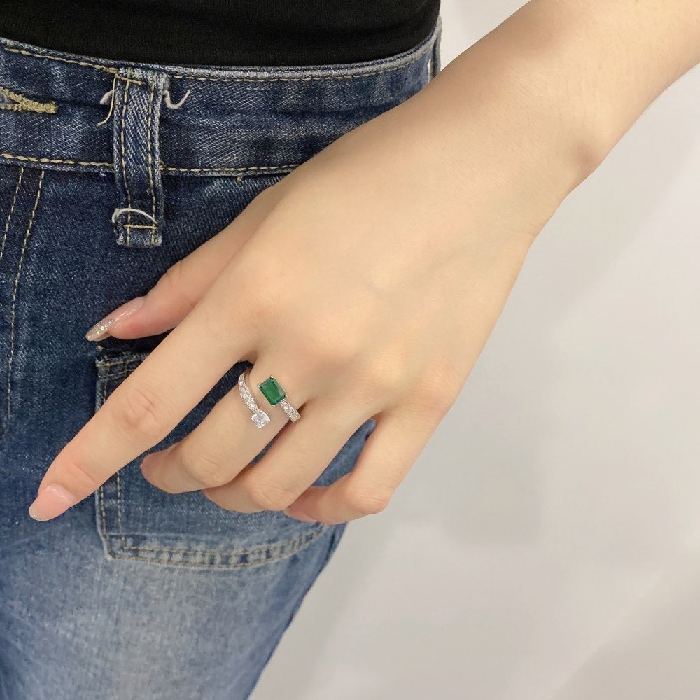 Asymmetrisk Diamond Ring – Elegant & Trendig